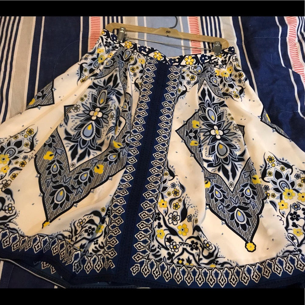 Banana Republic Navy Blue and yellow skirt